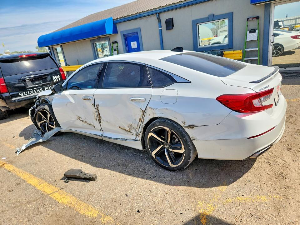 Снимка 2 от търг – 2022 HONDA ACCORD с VIN 1HGCV1F33NA084792