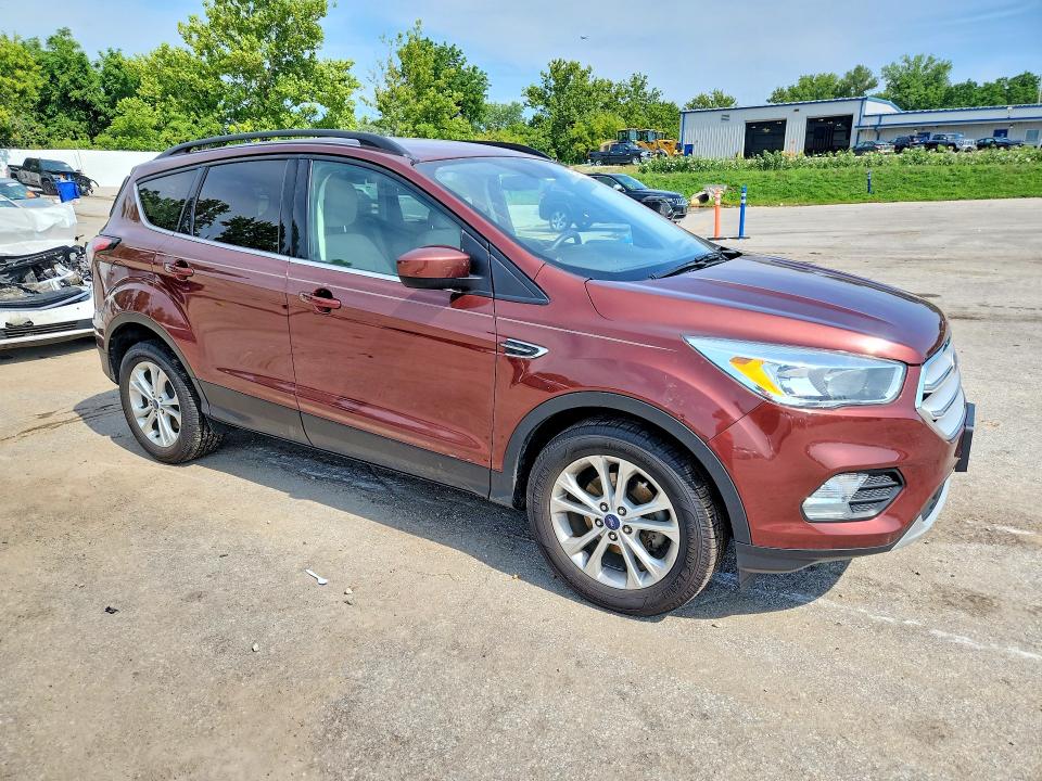 Photo 4 from auction – 2018 FORD ESCAPE with VIN 1FMCU0GD4JUA74652