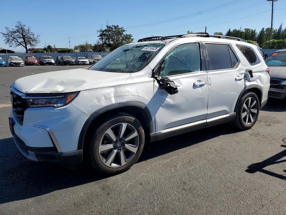 HONDA PILOT 2025 with VIN 5FNYG2H79SB000255 - Photo from auction