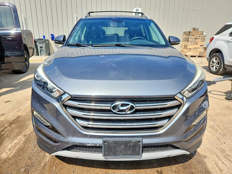 Photo 5 from auction – 2017 HYUNDAI TUCSON with VIN KM8J3CA23HU343981