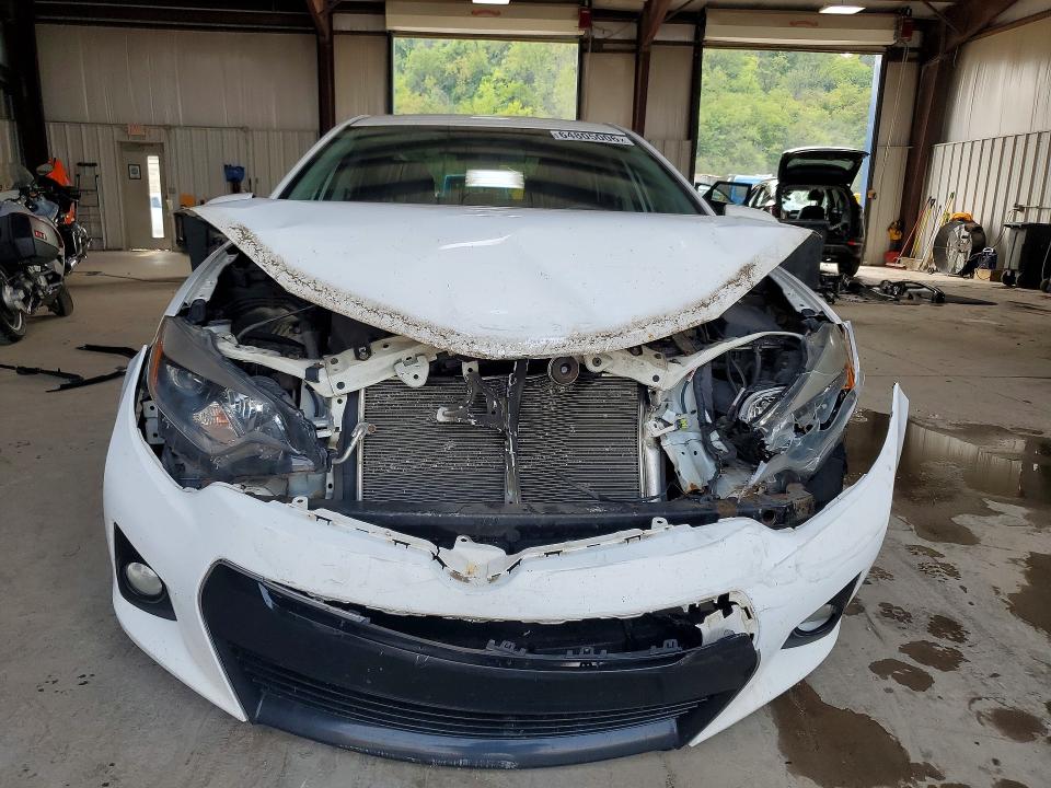 Photo 5 from auction – 2014 TOYOTA COROLLA with VIN 2T1BURHEXEC052055