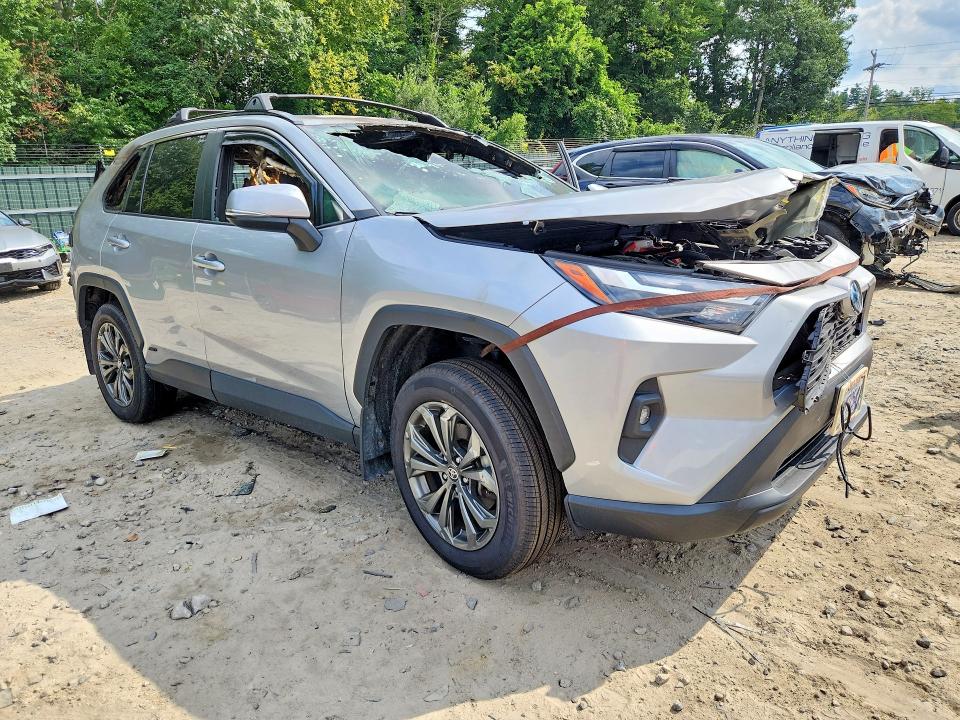 Photo 4 from auction – 2024 TOYOTA RAV4 with VIN 2T3B6RFV9RW079899