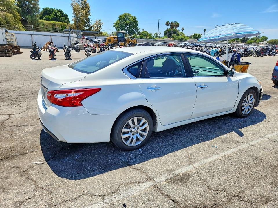 Photo 3 from auction – 2016 NISSAN ALTIMA with VIN 1N4AL3AP2GC179018