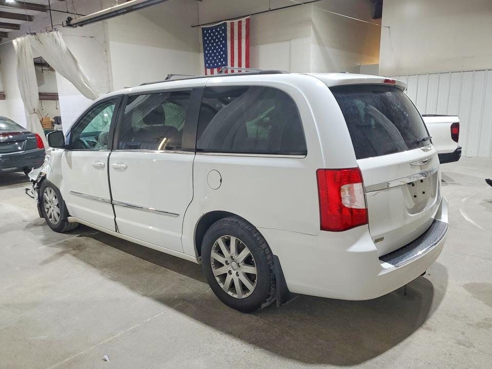 Photo 2 from auction – 2015 CHRYSLER TOWN & COUNTRY with VIN 2C4RC1BG8FR738898