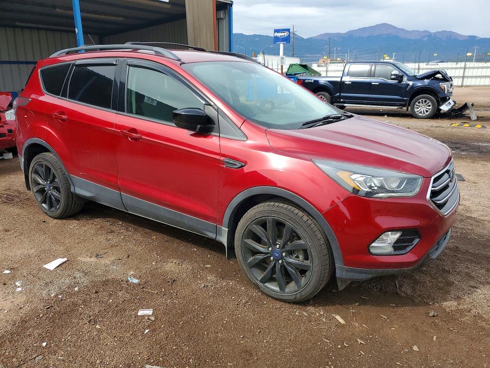 Photo 4 from auction – 2018 FORD ESCAPE with VIN 1FMCU9GD7JUA62273