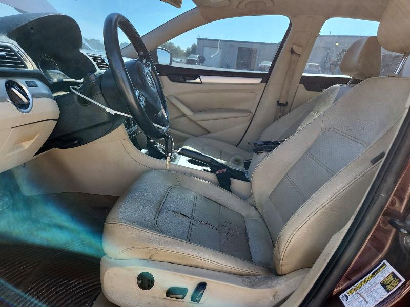 Photo 7 from auction – 2013 VOLKSWAGEN PASSAT with VIN 1VWBP7A38DC061118