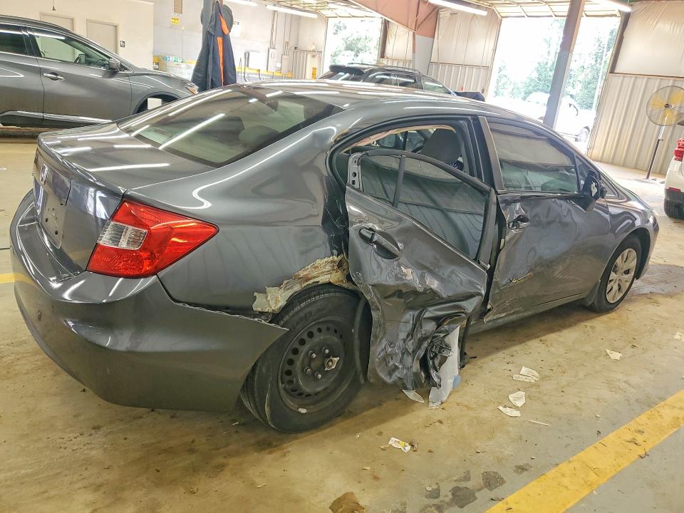 Photo 3 from auction – 2012 HONDA CIVIC with VIN 19XFB2F59CE055867