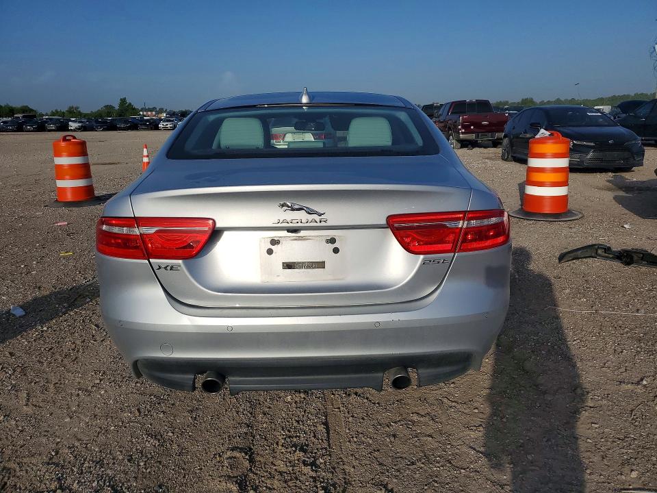 Photo 6 from auction – 2017 JAGUAR XE with VIN SAJAD4BG9HA973749