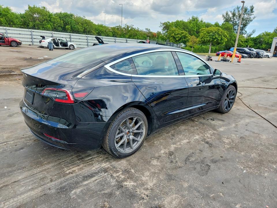 Photo 3 from auction – 2019 TESLA MODEL 3 with VIN 5YJ3E1EA6KF398213