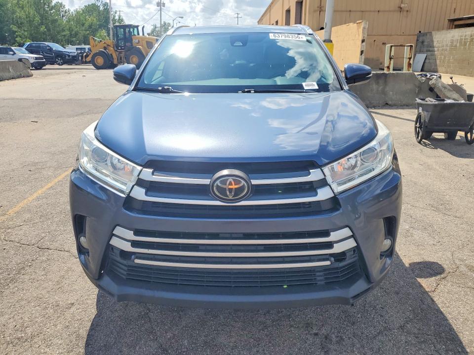 Photo 5 from auction – 2019 TOYOTA HIGHLANDER with VIN 5TDKZRFH5KS301427