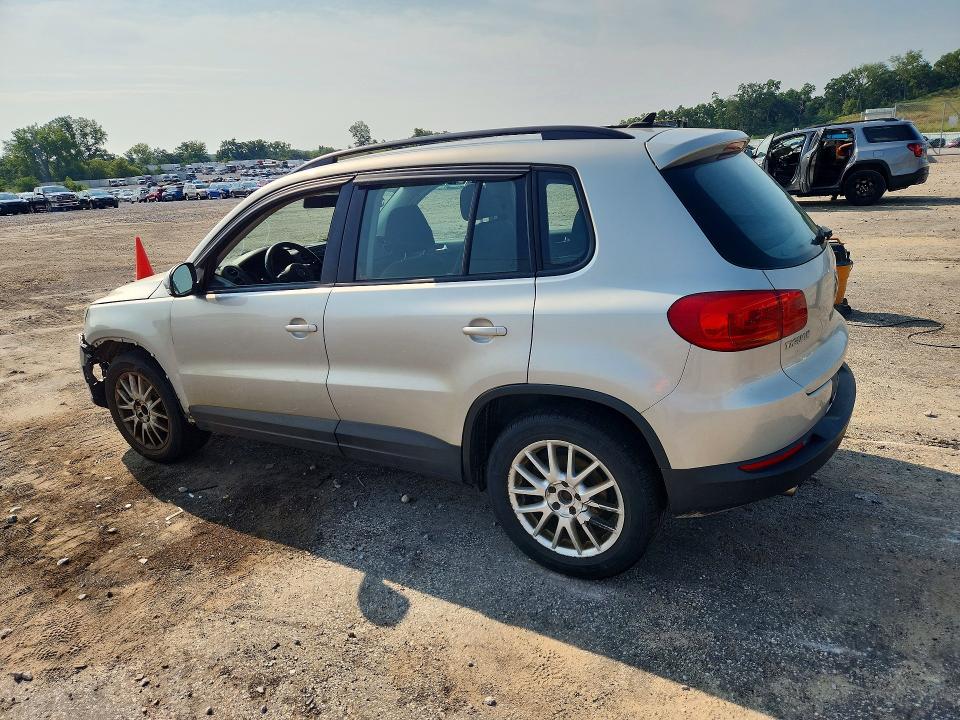 Photo 2 from auction – 2015 VOLKSWAGEN TIGUAN with VIN WVGBV7AX7FW520387