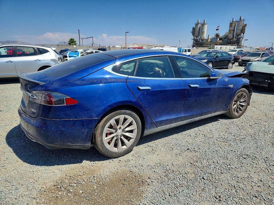 Photo 3 from auction – 2016 TESLA MODEL S with VIN 5YJSA1E44GF134304