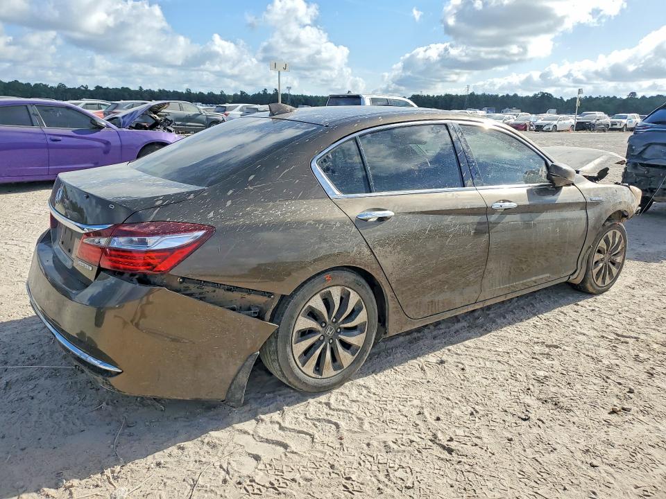 Photo 3 from auction – 2017 HONDA ACCORD with VIN JHMCR6F59HC011628