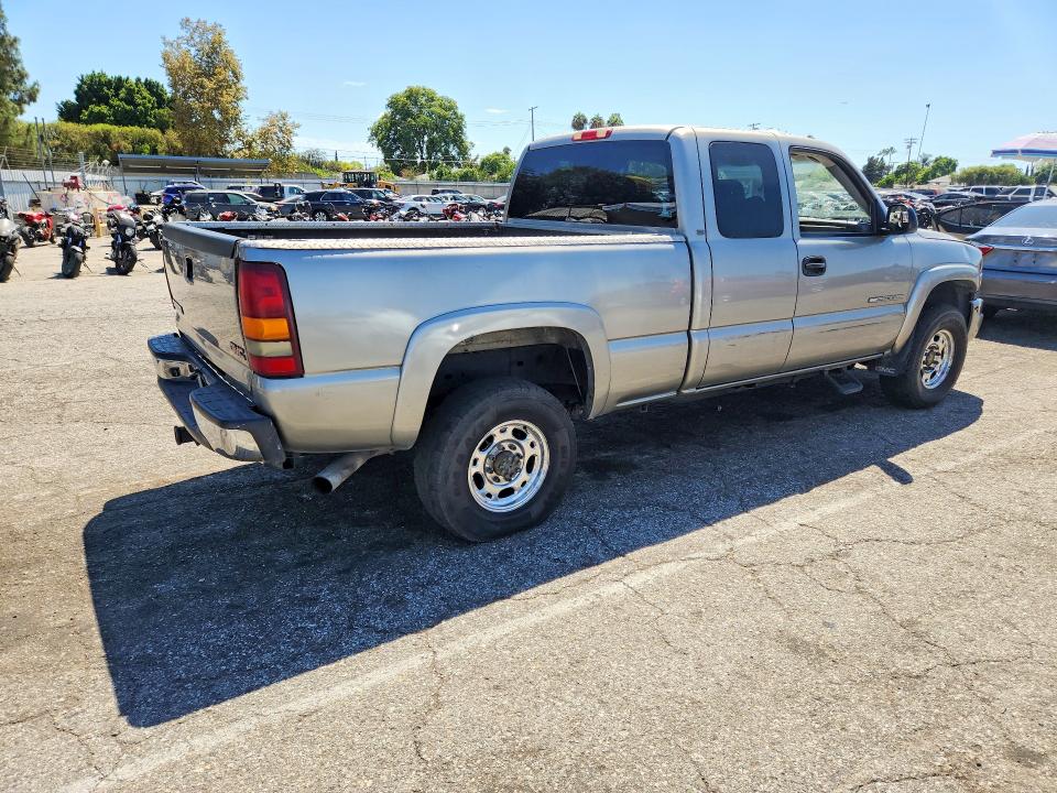Photo 3 from auction – 2003 GMC SIERRA with VIN 1GTHK29G43E117631