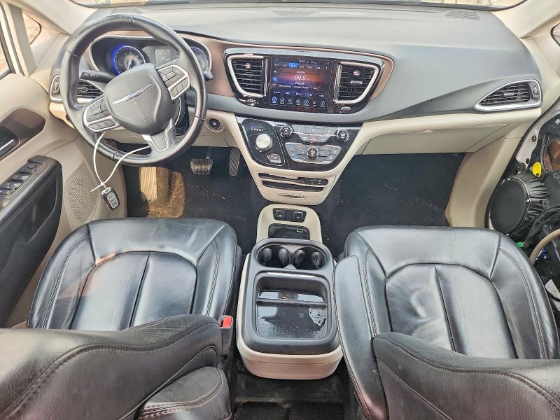 Photo 8 from auction – 2017 CHRYSLER PACIFICA with VIN 2C4RC1BG9HR703290