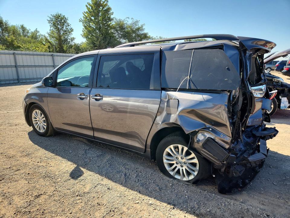 Photo 2 from auction – 2017 TOYOTA SIENNA with VIN 5TDYZ3DC7HS843345
