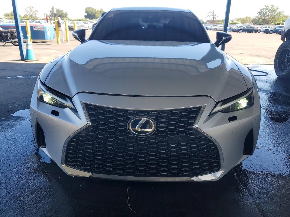 Фото 5 с аукциона – 2021 LEXUS IS с VIN JTHCA1D22M5112558