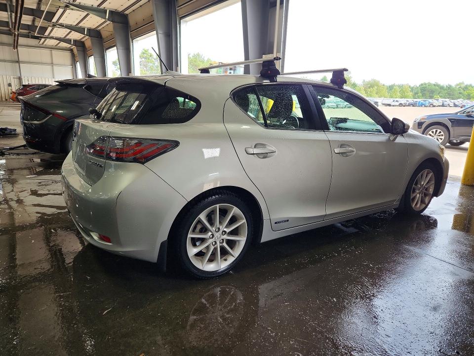 Photo 3 from auction – 2013 LEXUS CT with VIN JTHKD5BHXD2135301