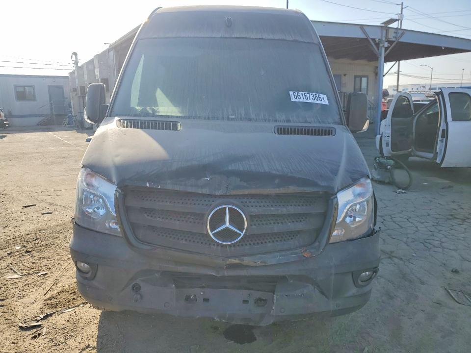Photo 5 from auction – 2016 MERCEDES-BENZ SPRINTER with VIN WDZPE8CD7GP237213