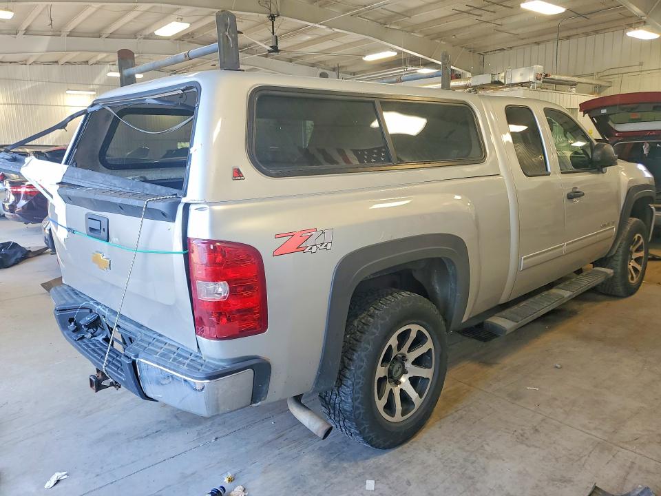 Photo 3 from auction – 2011 CHEVROLET SILVERADO with VIN 1GCRKSE30BZ408593