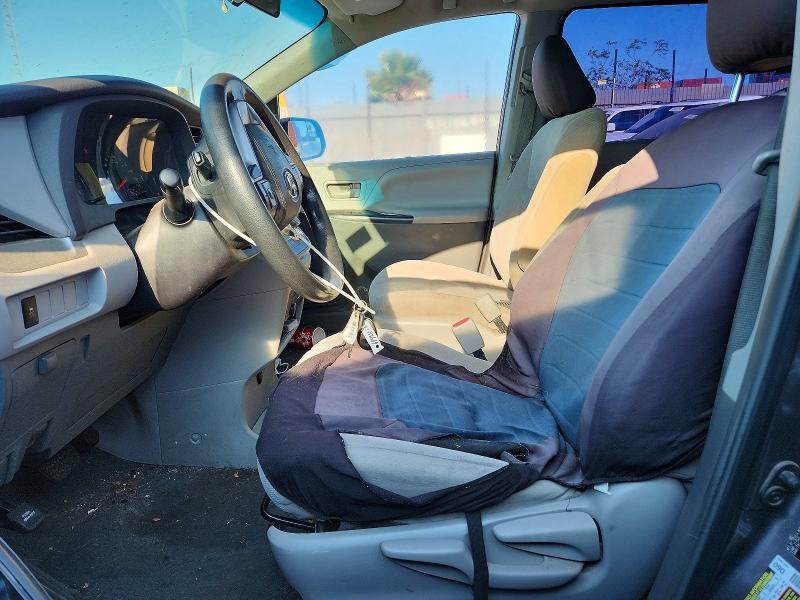 Photo 7 from auction – 2015 TOYOTA SIENNA with VIN 5TDZK3DC5FS660516