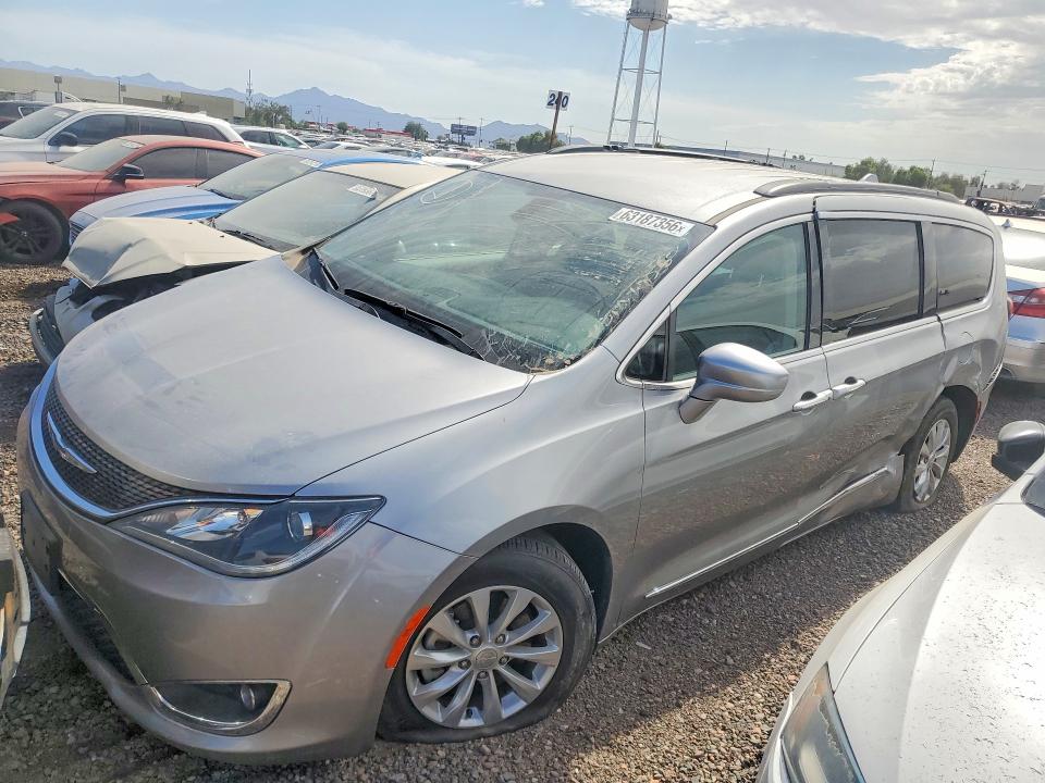 CHRYSLER PACIFICA 2017 с VIN 2C4RC1BG5HR532635 - Снимка от търг
