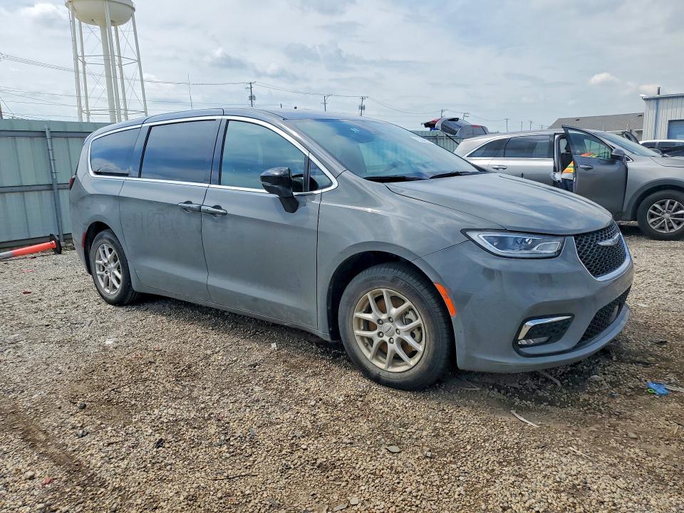 Photo 4 from auction – 2025 CHRYSLER PACIFICA with VIN 2C4RC1BG2SR541283