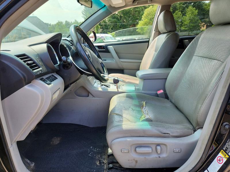 Photo 7 from auction – 2011 TOYOTA HIGHLANDER with VIN JTEBC3EHXB2003653