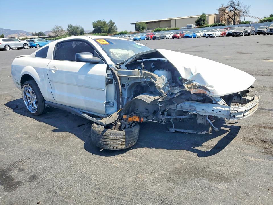 Photo 4 from auction – 2008 FORD MUSTANG with VIN 1ZVHT80N185208906