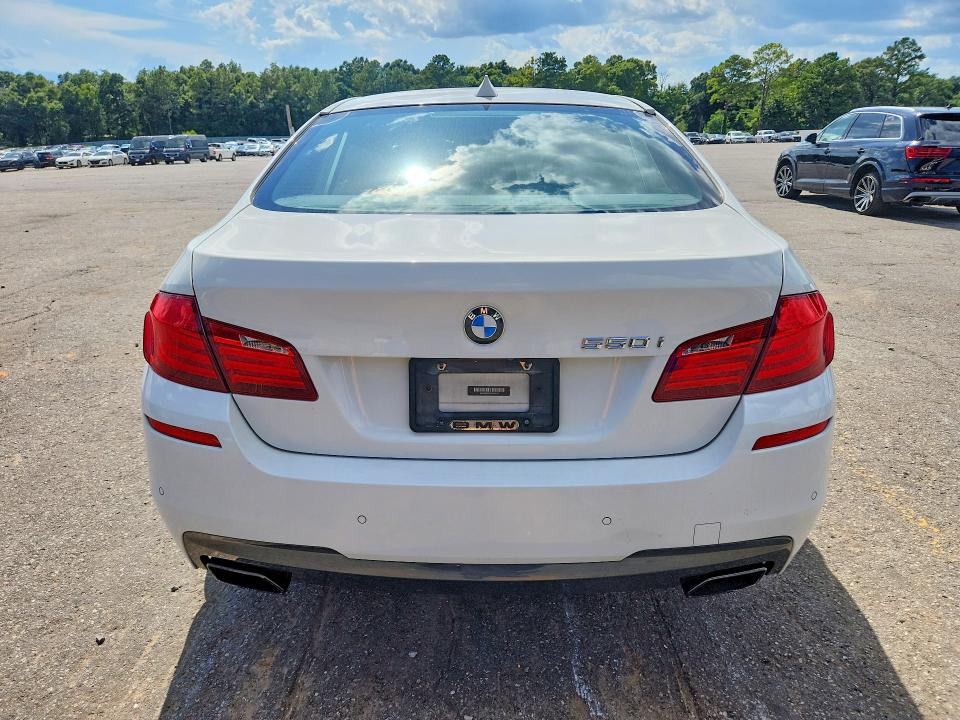 Photo 6 from auction – 2011 BMW 550 with VIN WBAFU9C57BC786176