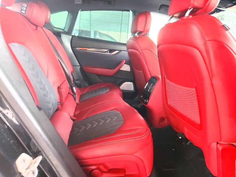 Photo 11 from auction – 2017 MASERATI LEVANTE with VIN ZN661YUL0HX215759