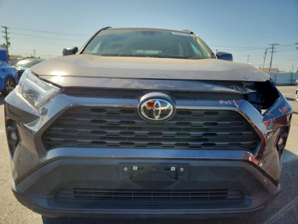 Photo 5 from auction – 2022 TOYOTA RAV4 with VIN 2T3C1RFV7NW214424