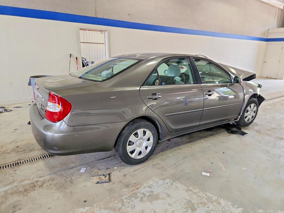 Photo 3 from auction – 2004 TOYOTA CAMRY with VIN 4T1BE32K14U909370
