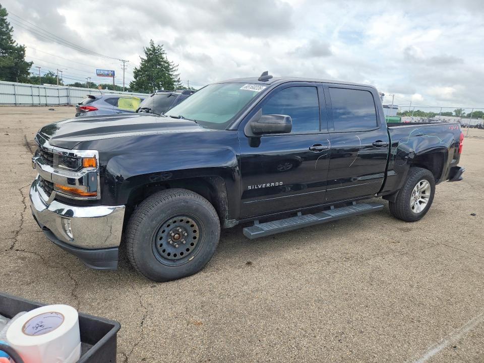 CHEVROLET SILVERADO 2018 with VIN 3GCUKREC1JG353993 - Photo from auction