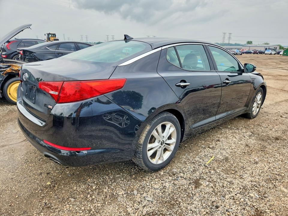 Photo 3 from auction – 2011 KIA OPTIMA with VIN KNAGN4A72B5145000