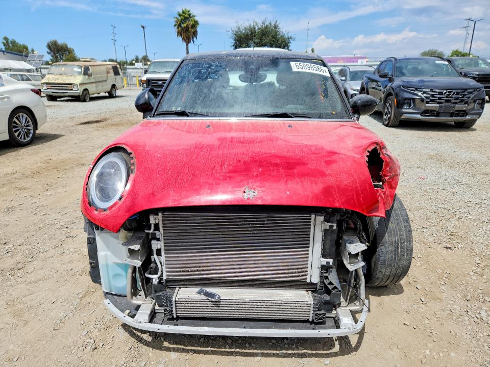 Photo 5 from auction – 2022 MINI COOPER with VIN WMW33DK00N2R42177