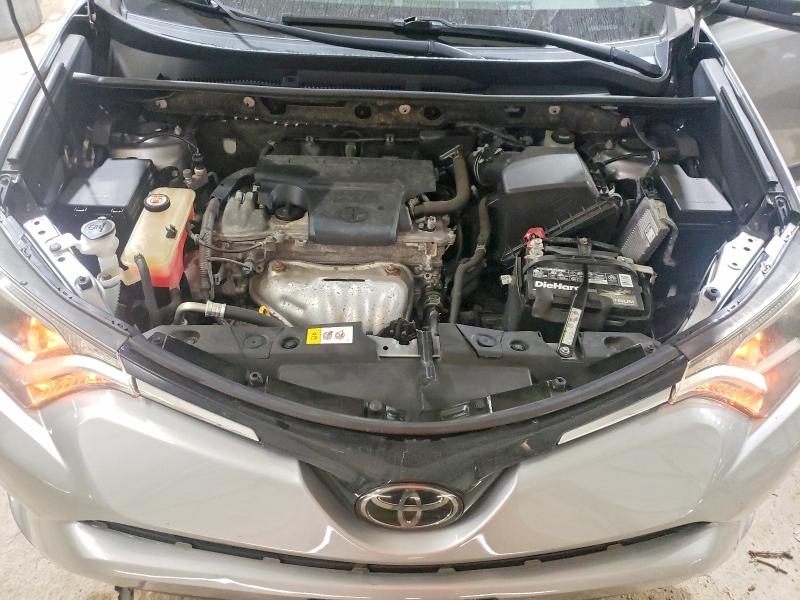Снимка 12 от търг – 2018 TOYOTA RAV4 с VIN JTMRFREV7JD235259