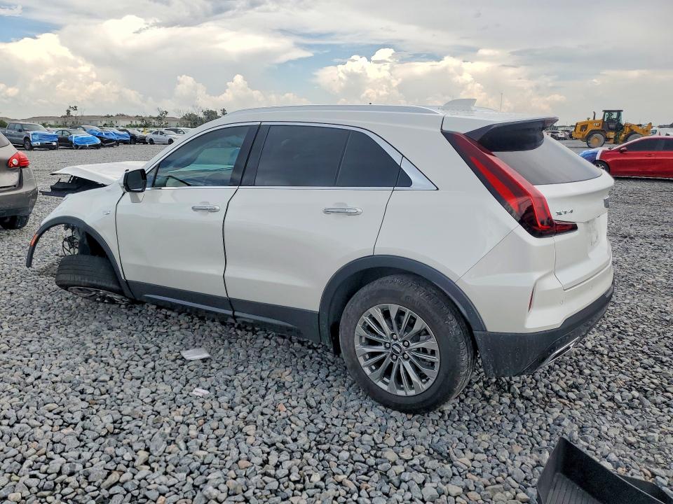 Photo 2 from auction – 2024 CADILLAC XT4 with VIN 1GYFZCR46RF168902