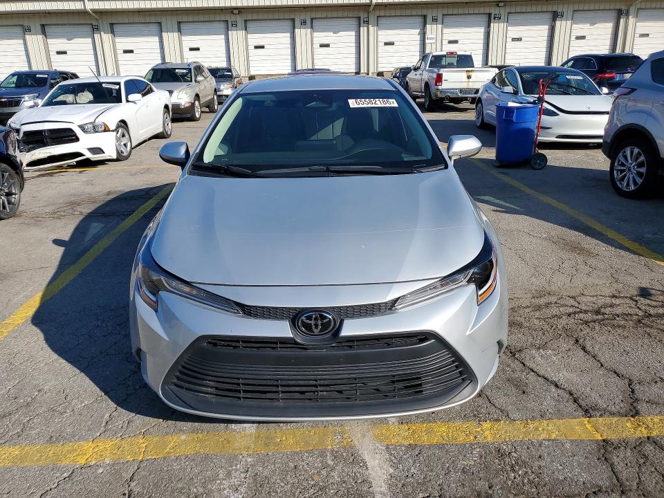 Zdjęcie 5 z aukcji – 2025 TOYOTA COROLLA z VIN 5YFB4MDE8SP325451