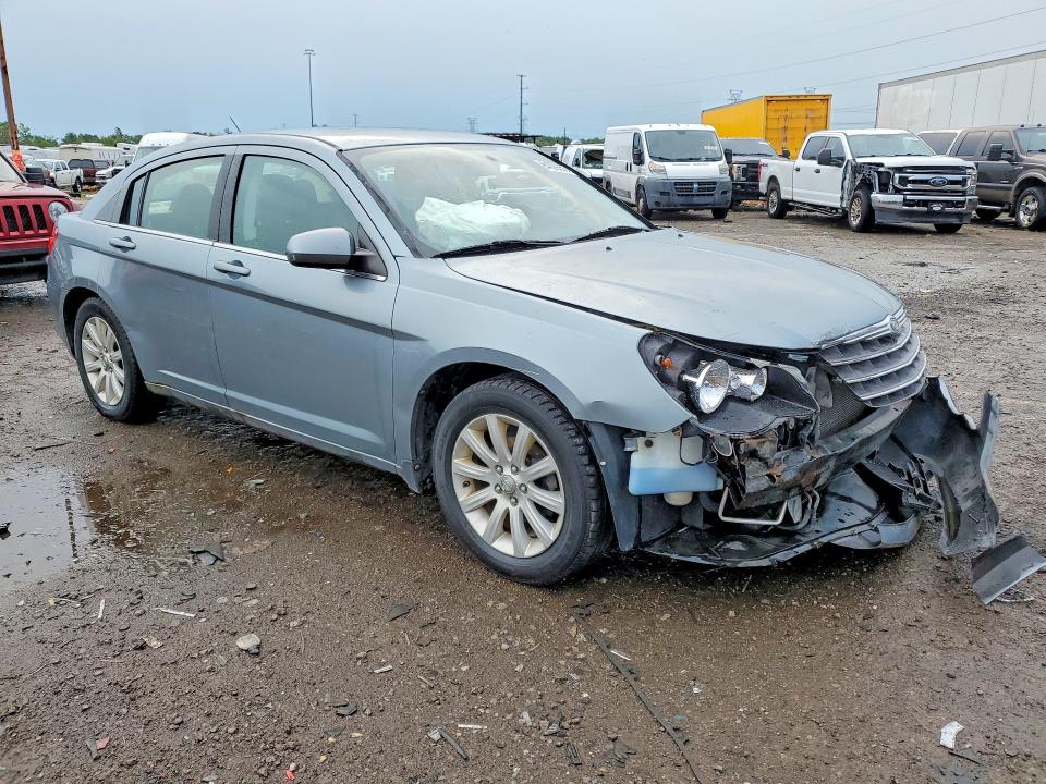Photo 4 from auction – 2010 CHRYSLER SEBRING with VIN 1C3CC5FB8AN217380