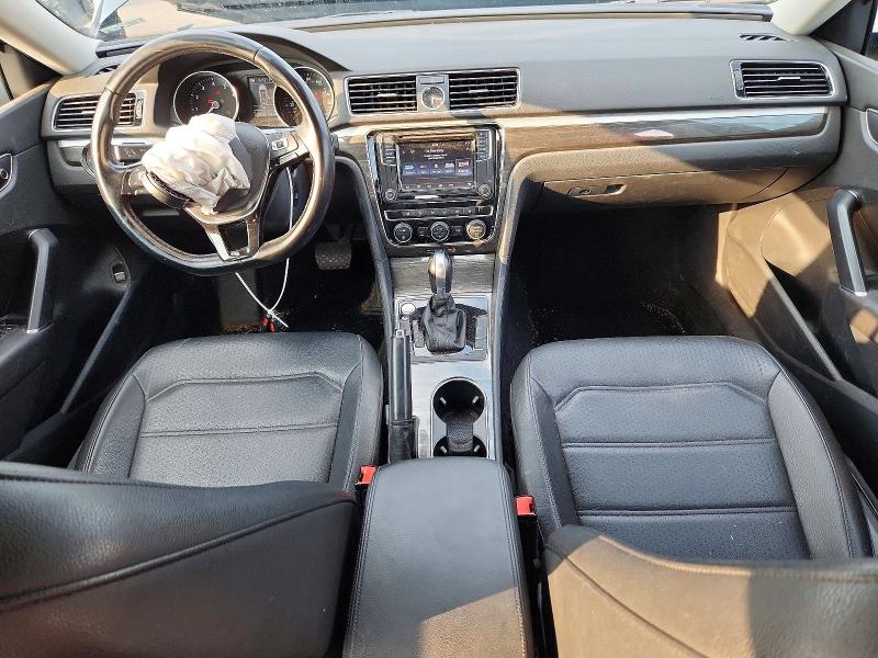 Снимка 8 от търг – 2017 VOLKSWAGEN PASSAT с VIN 1VWBT7A35HC025632