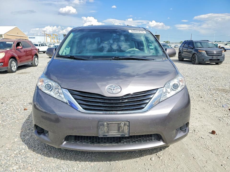 Photo 5 from auction – 2014 TOYOTA SIENNA with VIN 5TDKK3DCXES415291