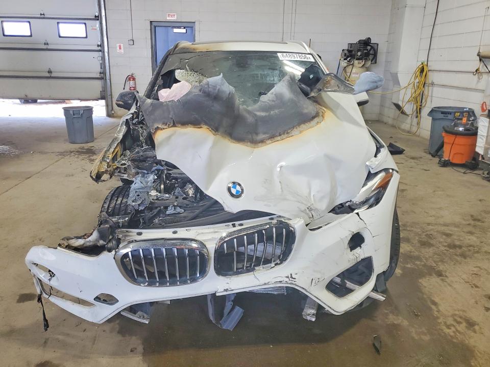 Photo 5 from auction – 2018 BMW X1 with VIN WBXHT3C36J5F89972