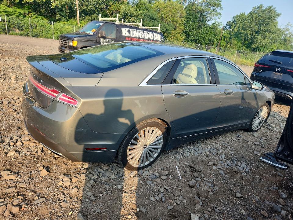 Photo 3 from auction – 2017 LINCOLN MKZ with VIN 3LN6L5FC8HR626998