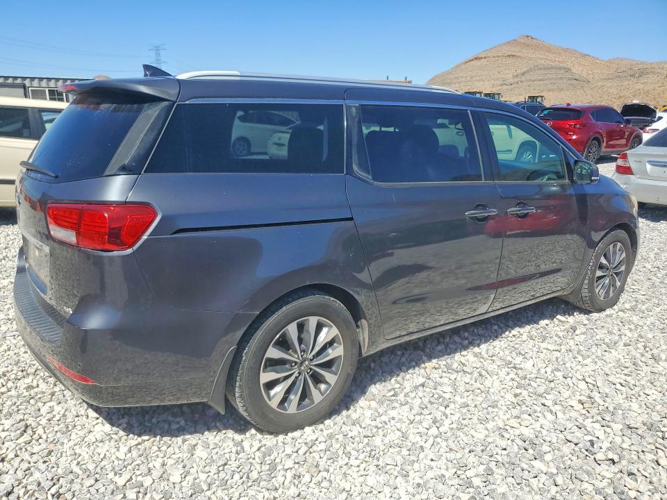 Foto 3 de la subasta – 2015 KIA SEDONA con VIN KNDMC5C12F6051273