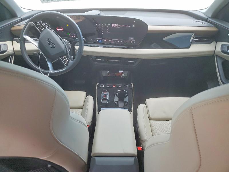 Снимка 8 от търг – 2025 AUDI Q6 E-TRON с VIN WA124BGF0SA044350