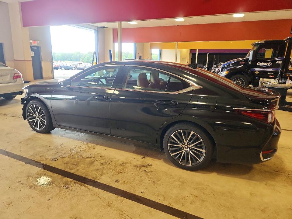 صورة رقم 2 من المزاد - 2025 LEXUS ES 300H مع VIN 58ADA1C12SU074948