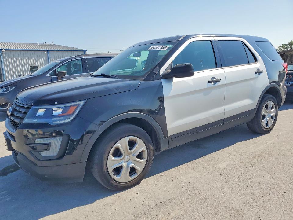 FORD EXPLORER 2017 with VIN 1FM5K8AT3HGC35594 - Photo from auction