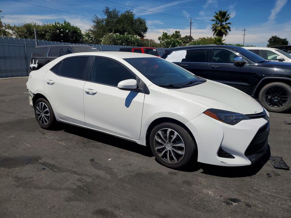 Photo 4 from auction – 2018 TOYOTA COROLLA with VIN 2T1BURHE6JC029916