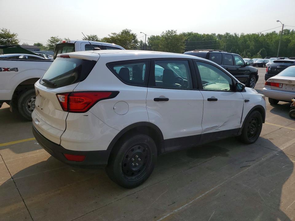 Photo 3 from auction – 2019 FORD ESCAPE with VIN 1FMCU0F73KUB99770